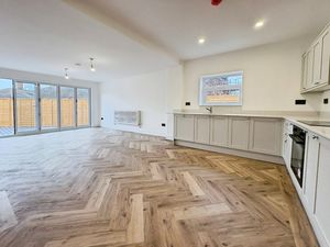 Photo 13- click for photo gallery